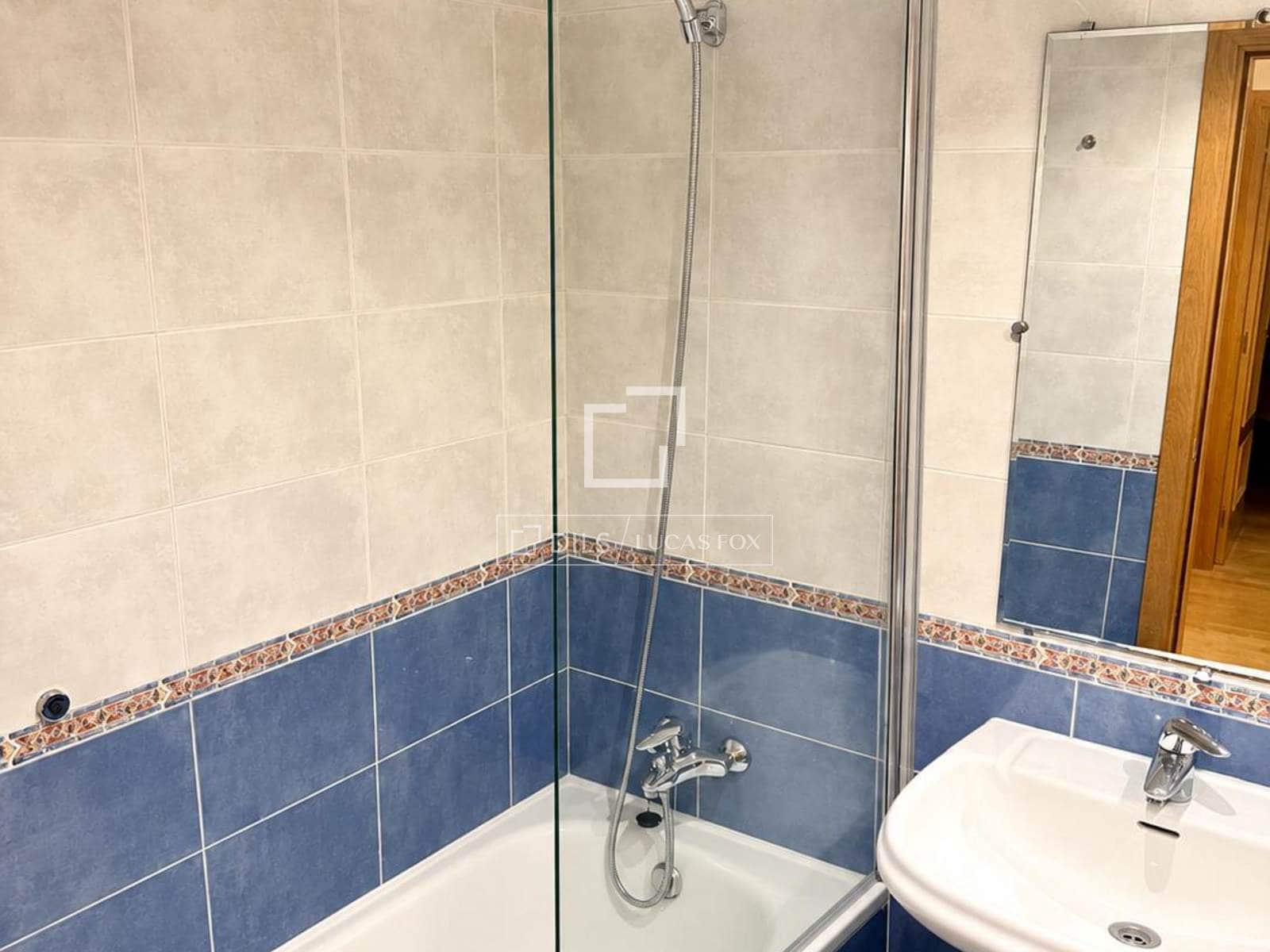 Apartamento de 3 habitaciones en Madrid ciudad en alquiler con piscina garaje - 2.300 € (Ref: 10073326)