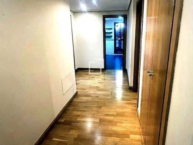 Apartamento de 3 habitaciones en Madrid ciudad en alquiler - 2.300 € (Ref: 10073326)