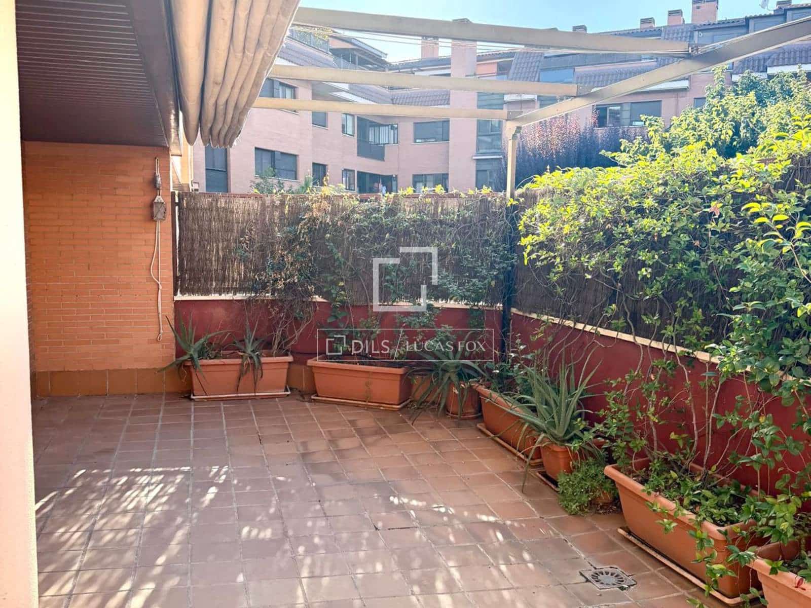 Apartamento de 3 habitaciones en Madrid ciudad en alquiler con piscina garaje - 2.300 € (Ref: 10073326)