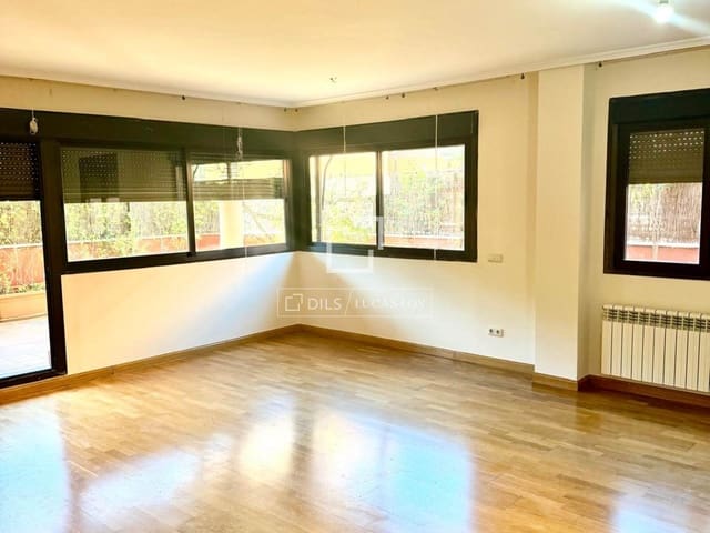 Apartamento de 3 habitaciones en Madrid ciudad en alquiler - 2.300 € (Ref: 10073326)