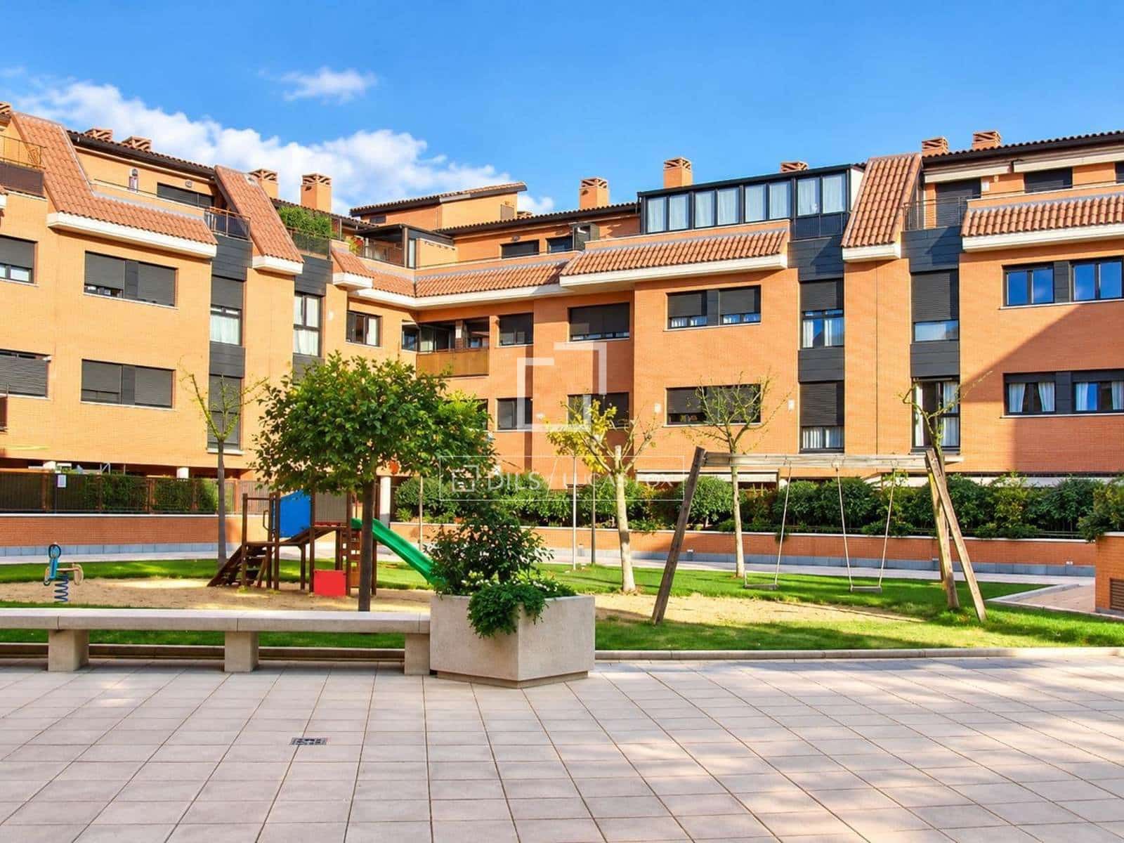 Apartamento de 3 habitaciones en Madrid ciudad en alquiler con piscina garaje - 2.300 € (Ref: 10073326)