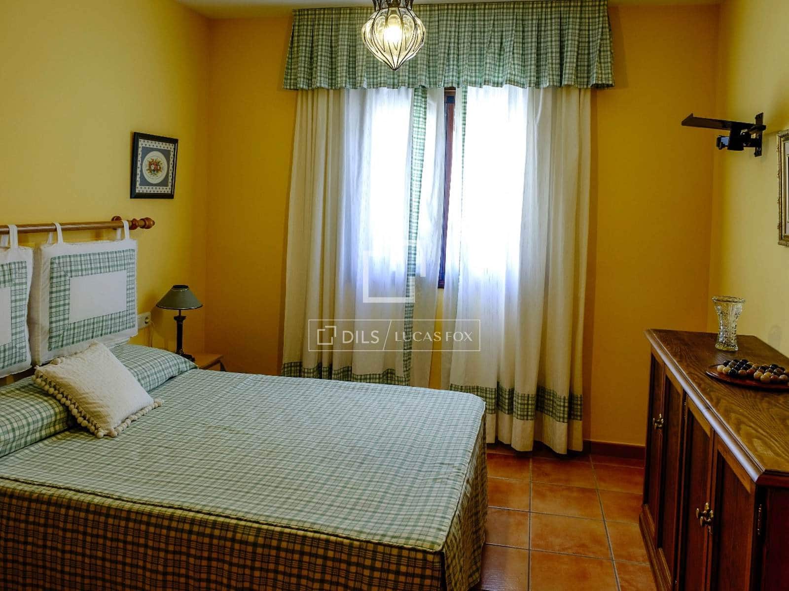 6 Zimmer Villa zu verkaufen in Estepona mit Pool Garage - 1.095.000 € (Ref: 10073327)