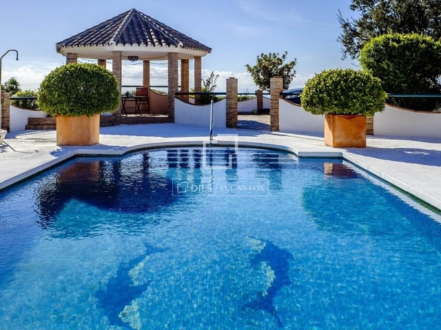 6 Zimmer Villa zu verkaufen in Estepona mit Pool Garage - 1.095.000 € (Ref: 10073327)