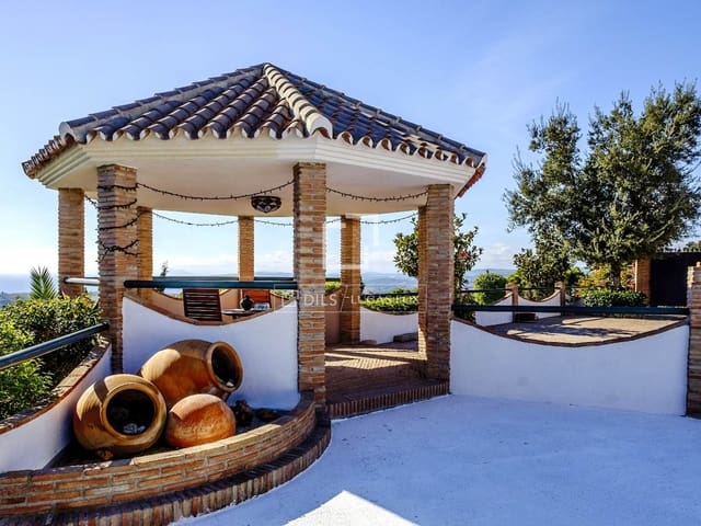 6 Zimmer Villa zu verkaufen in Estepona mit Pool Garage - 1.095.000 € (Ref: 10073327)