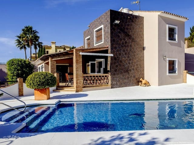6 Zimmer Villa zu verkaufen in Estepona mit Pool Garage - 1.095.000 € (Ref: 10073327)
