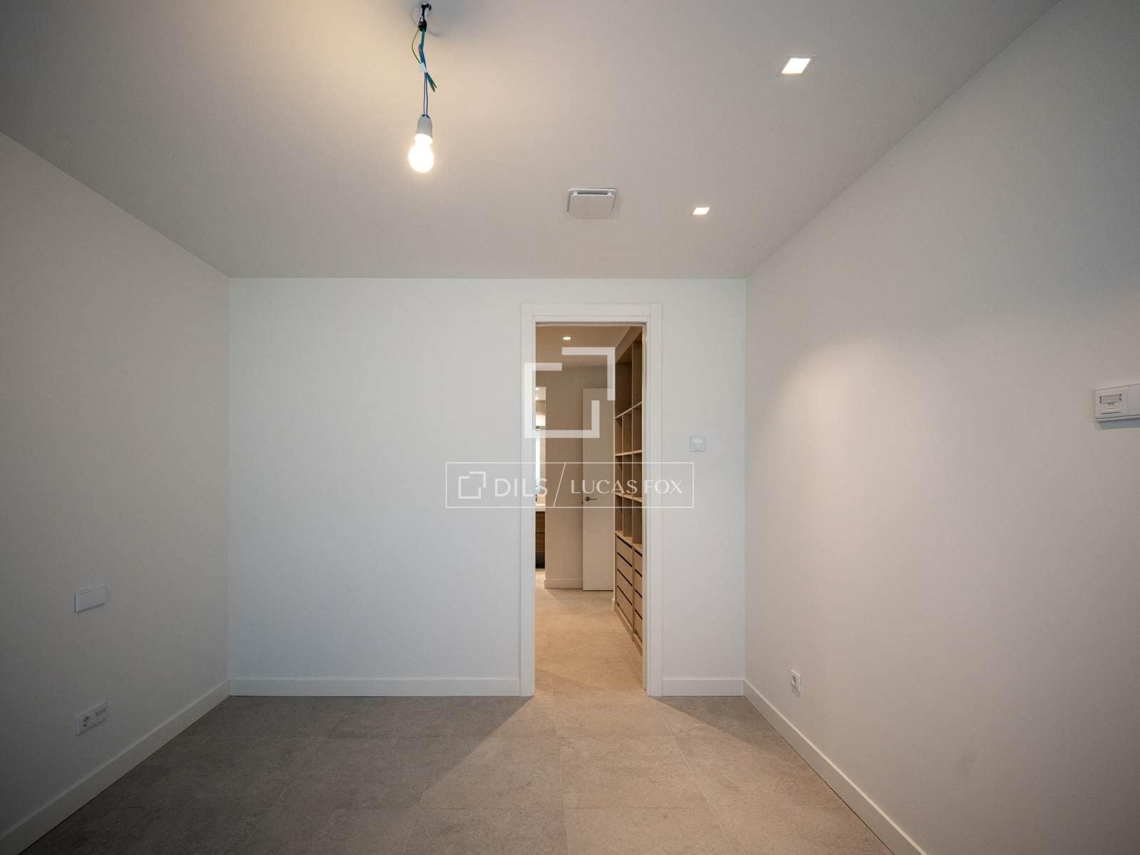 Villa/Maison de 5 chambres à louer à Fuente del Fresno avec piscine garage - 5 600 € (Ref: 10076653)