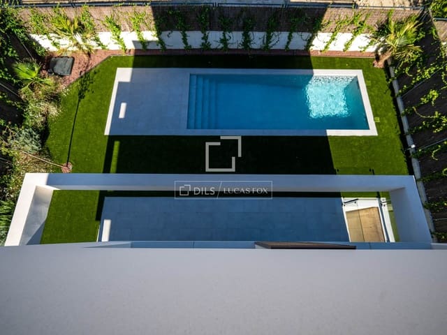 Villa/Maison de 5 chambres à louer à Fuente del Fresno, San Sebastián de los Reyes avec piscine garage - 5 600 € (Ref: 10076653)