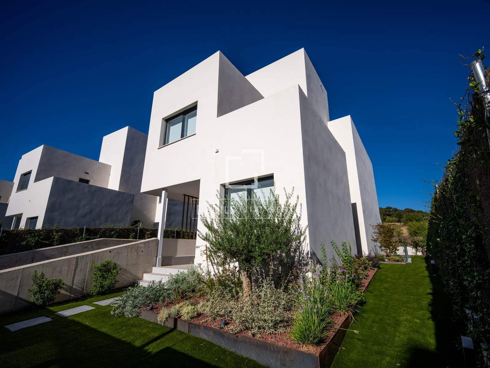 Villa/Maison de 5 chambres à louer à Fuente del Fresno avec piscine garage - 5 600 € (Ref: 10076653)