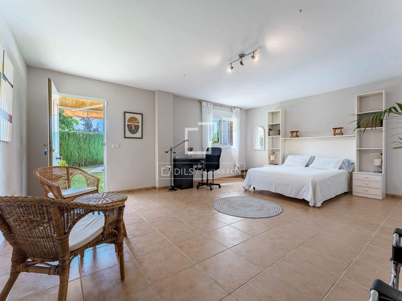 4 bedroom Villa for sale in Malaga city with pool garage - € 2,400,000 (Ref: 10076813)