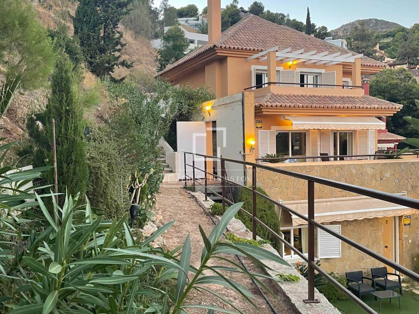 4 bedroom Villa for sale in Malaga city with pool garage - € 2,400,000 (Ref: 10076813)