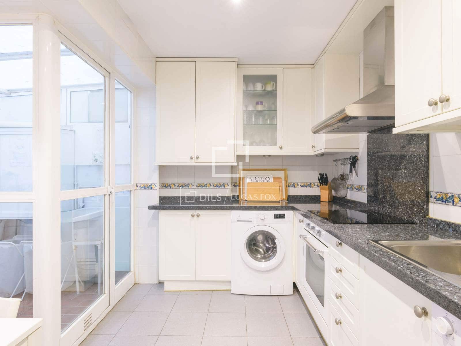 3 bedroom Apartment for sale in Malaga city with garage - € 1,080,000 (Ref: 10076814)