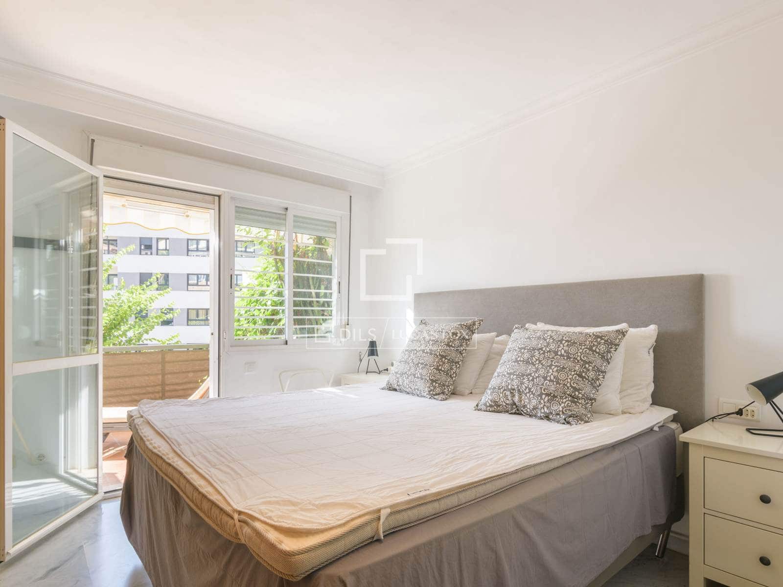 3 bedroom Apartment for sale in Malaga city with garage - € 1,080,000 (Ref: 10076814)