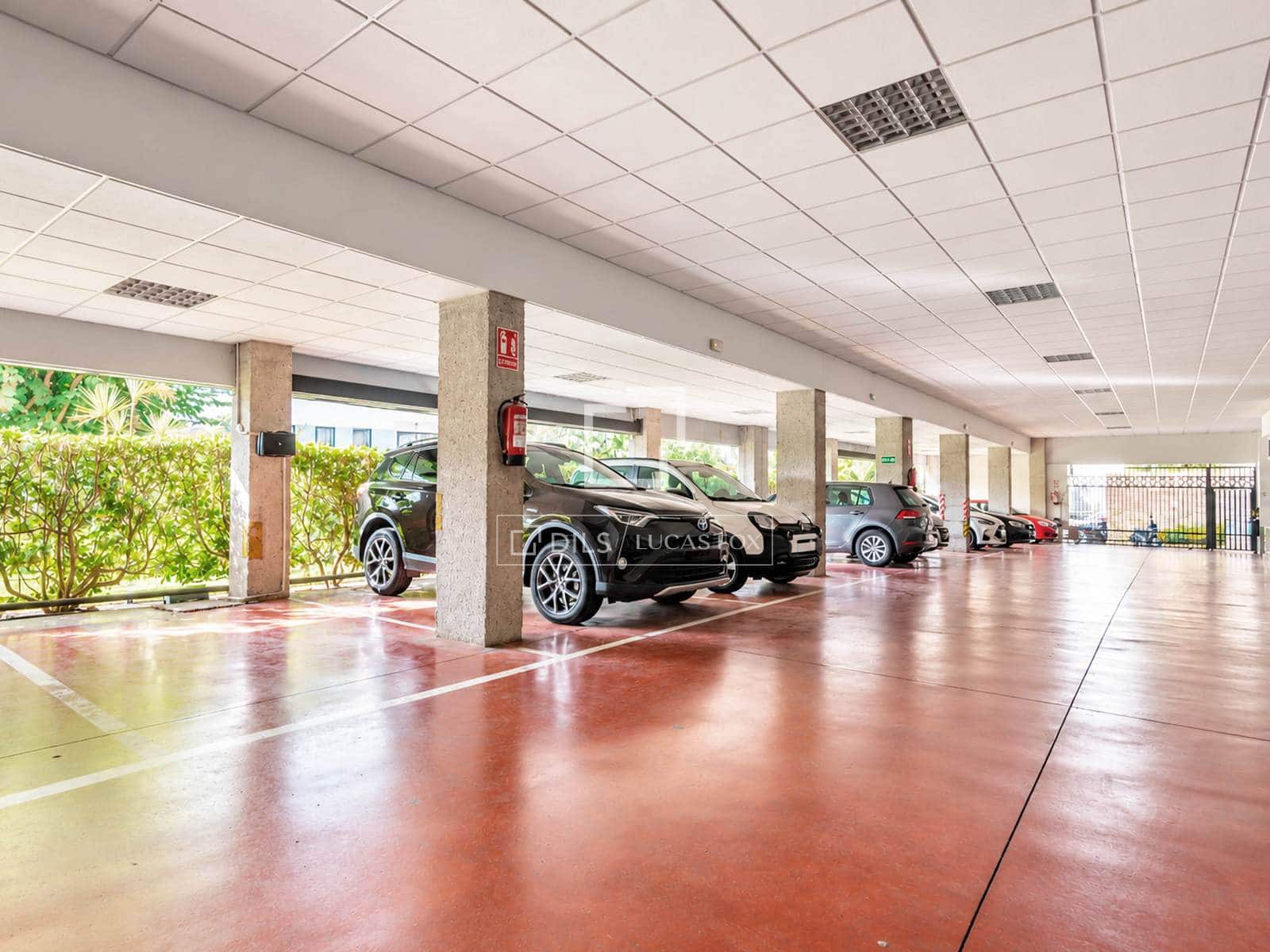 3 bedroom Apartment for sale in Malaga city with garage - € 1,080,000 (Ref: 10076814)