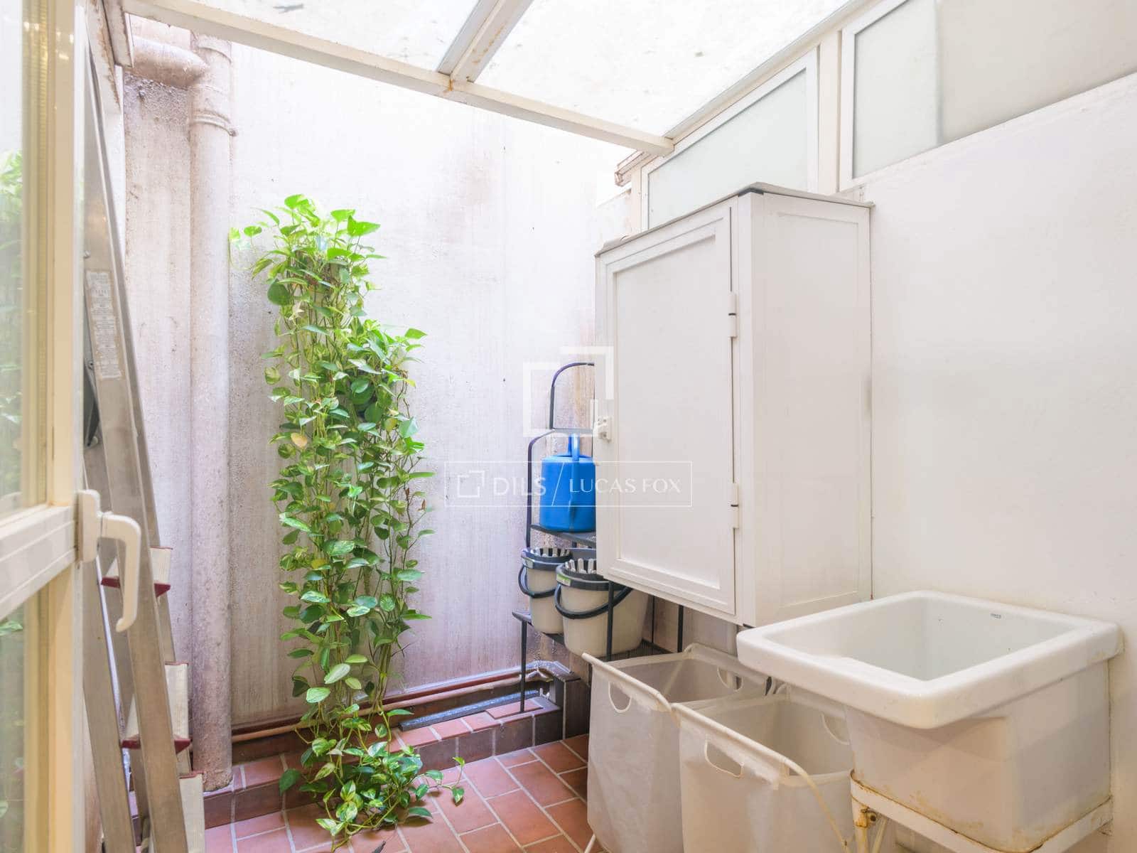 3 bedroom Apartment for sale in Malaga city with garage - € 1,080,000 (Ref: 10076814)