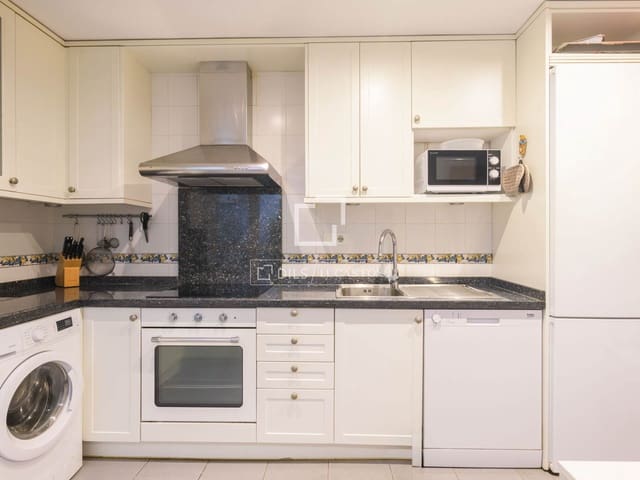 3 makuuhuone Huoneisto myytävänä paikassa La Malagueta, Málaga kaupunki mukana 
autotalli - 1 080 000 € (Ref: 10076814)