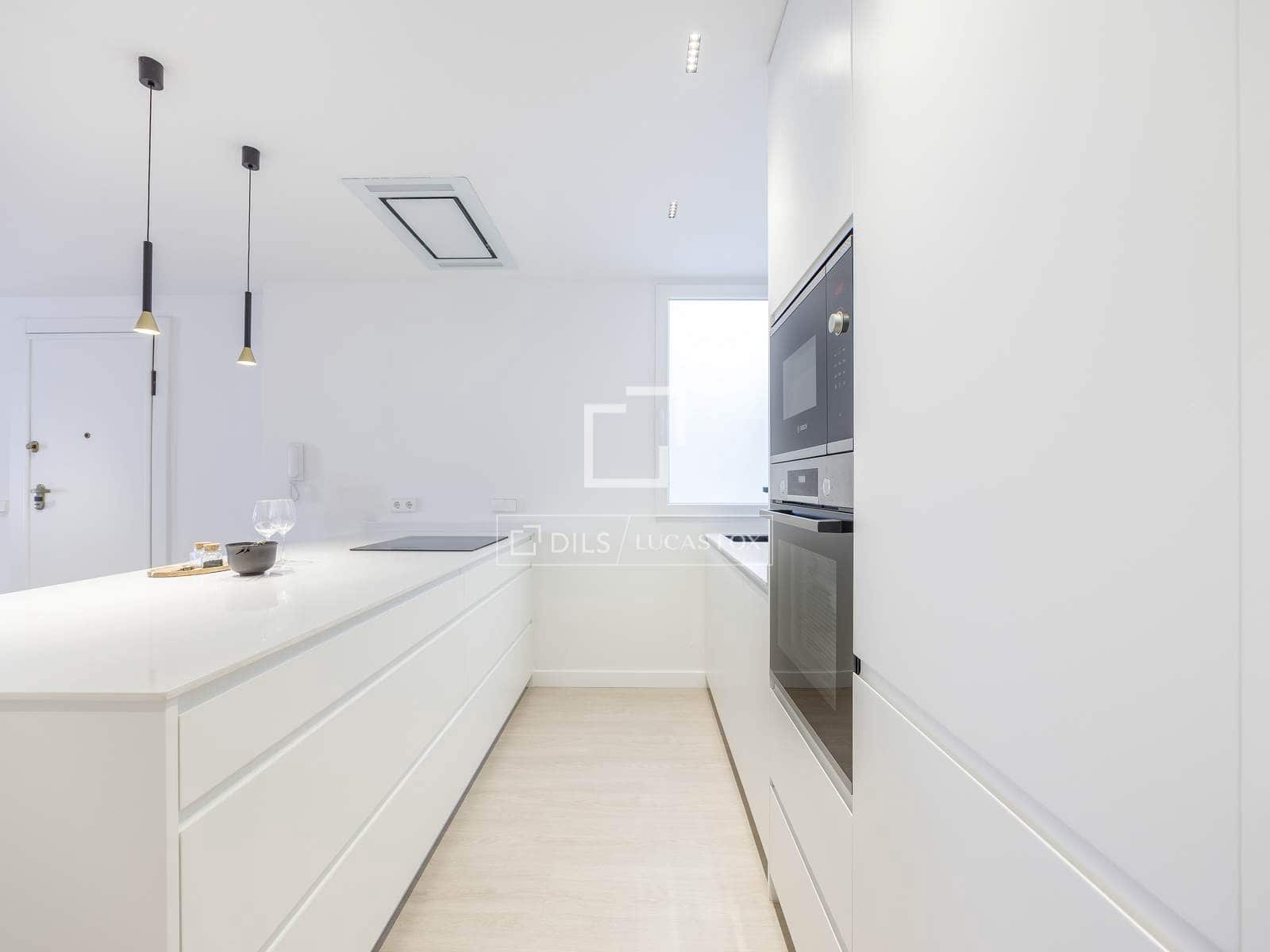 3 makuuhuone Huoneisto myytävänä paikassa Valencia kaupunki - 690 000 € (Ref: 10076815)