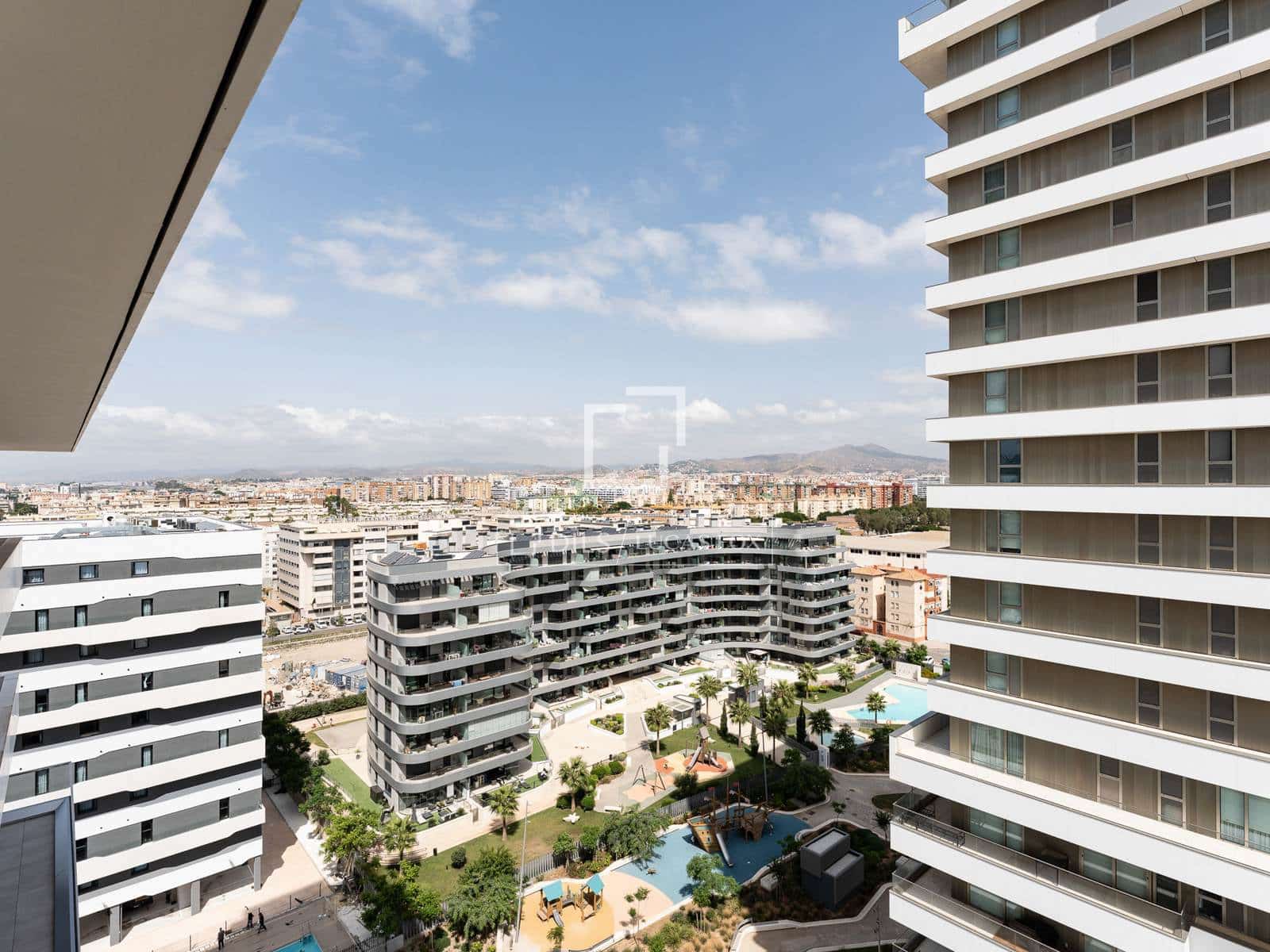 4 soverom Leilighet til salgs i Malaga by med svømmebasseng garasje - € 2 330 000 (Ref: 10076978)