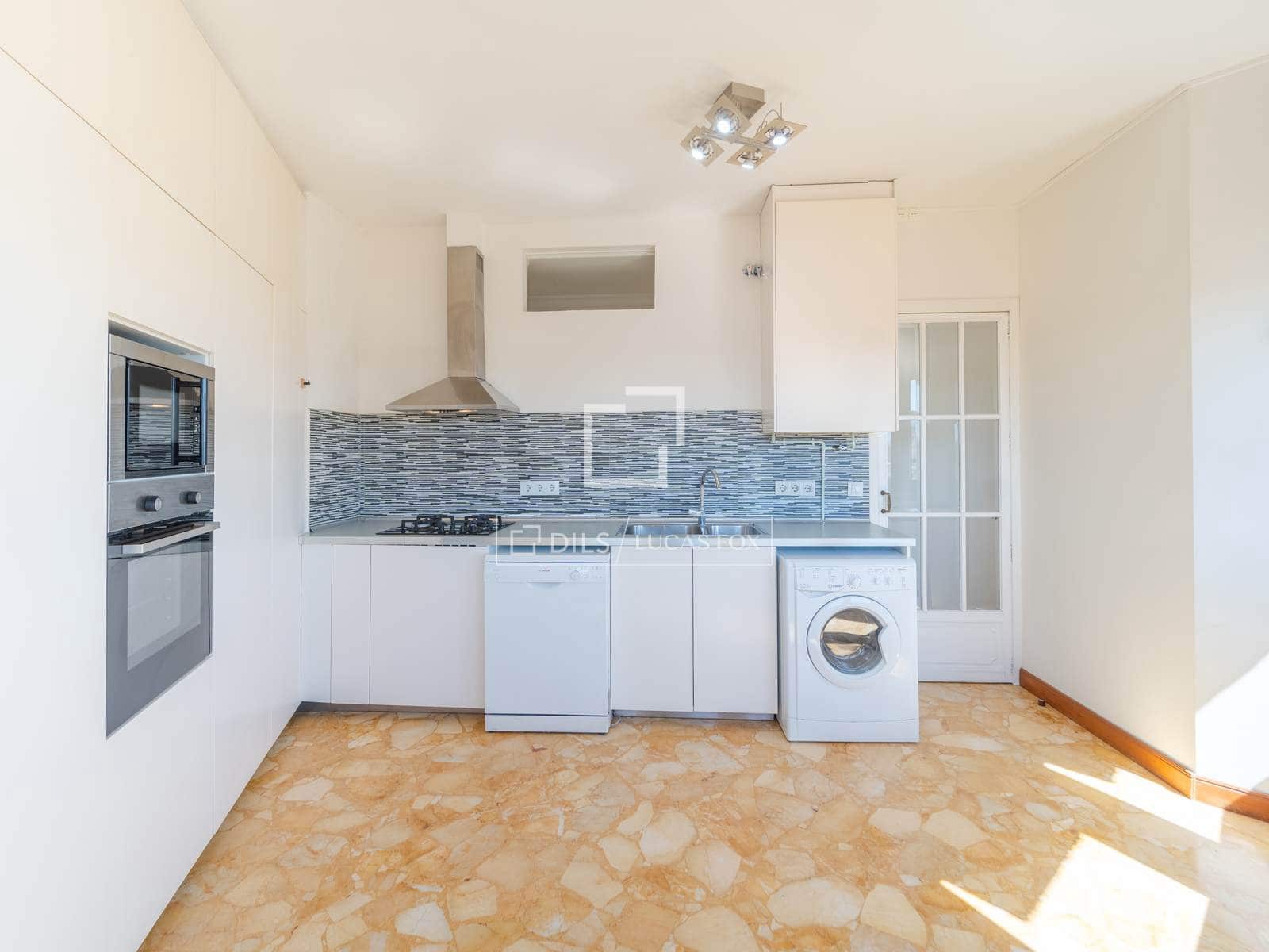 3 sovrum Lägenhet att hyra i Valencia stad - 2 500 € (Ref: 10076979)
