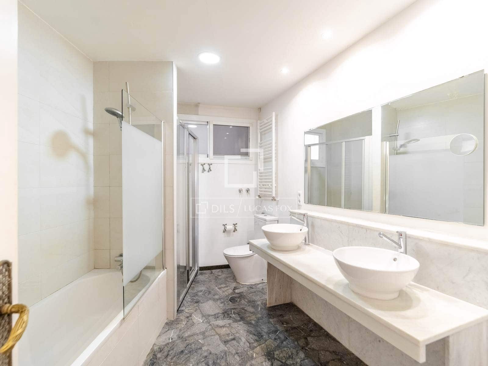 3 sovrum Lägenhet att hyra i Valencia stad - 2 500 € (Ref: 10076979)