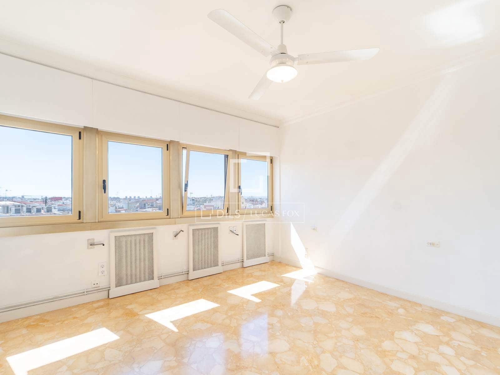 3 sovrum Lägenhet att hyra i Valencia stad - 2 500 € (Ref: 10076979)