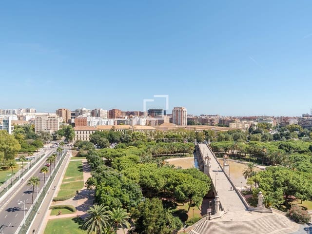 3 slaapkamer Appartement te huur in Valencia stad - € 2.500 (Ref: 10076979)