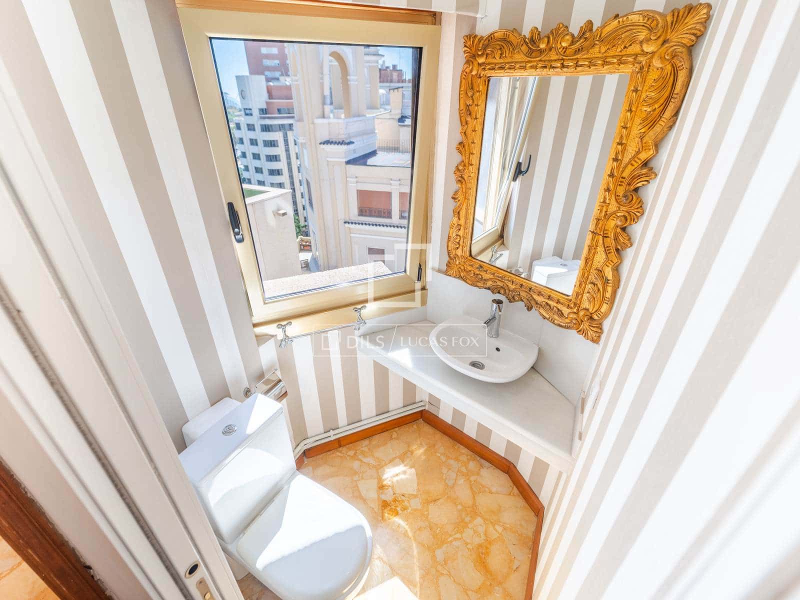 3 sovrum Lägenhet att hyra i Valencia stad - 2 500 € (Ref: 10076979)