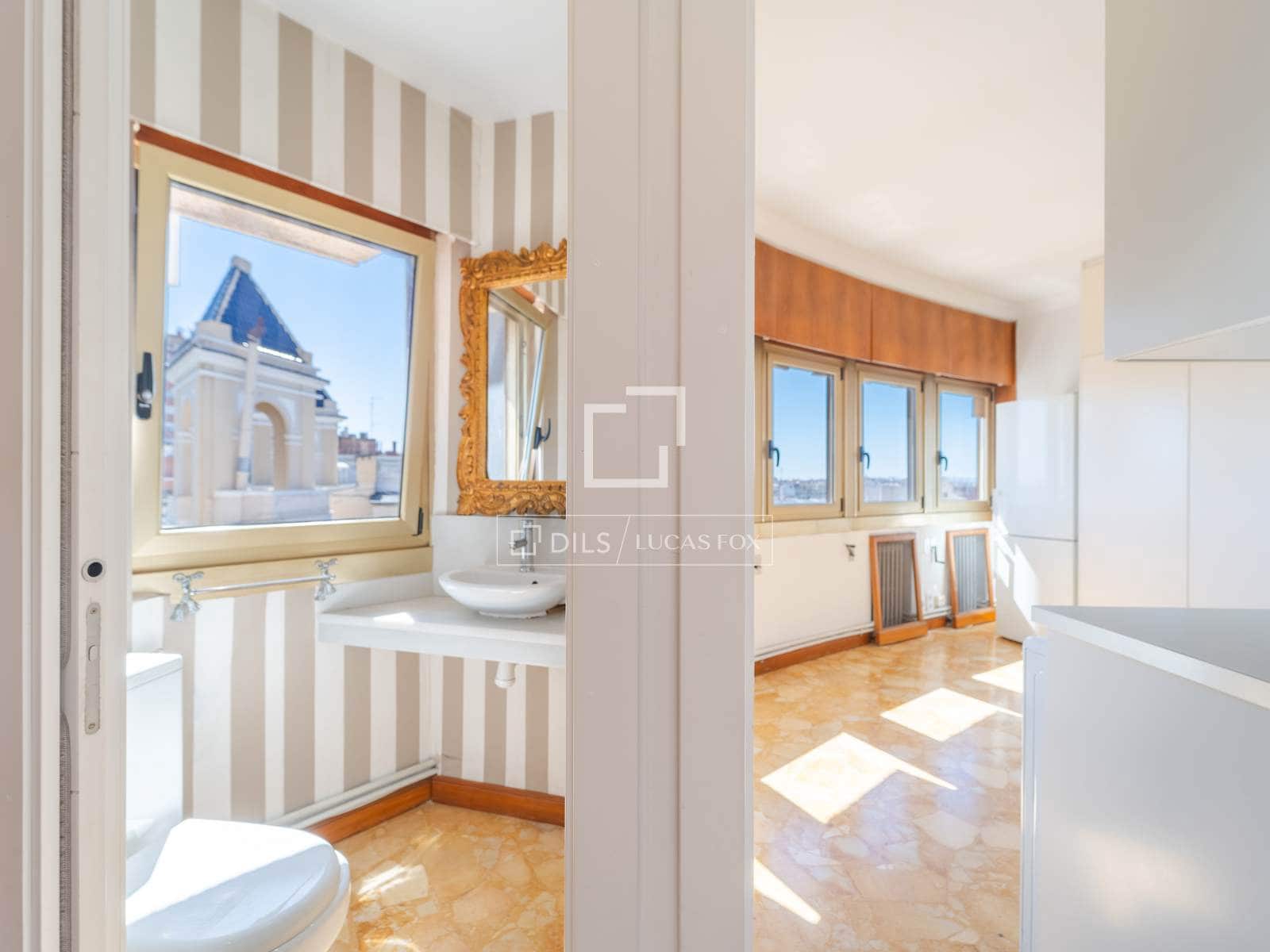 3 sovrum Lägenhet att hyra i Valencia stad - 2 500 € (Ref: 10076979)