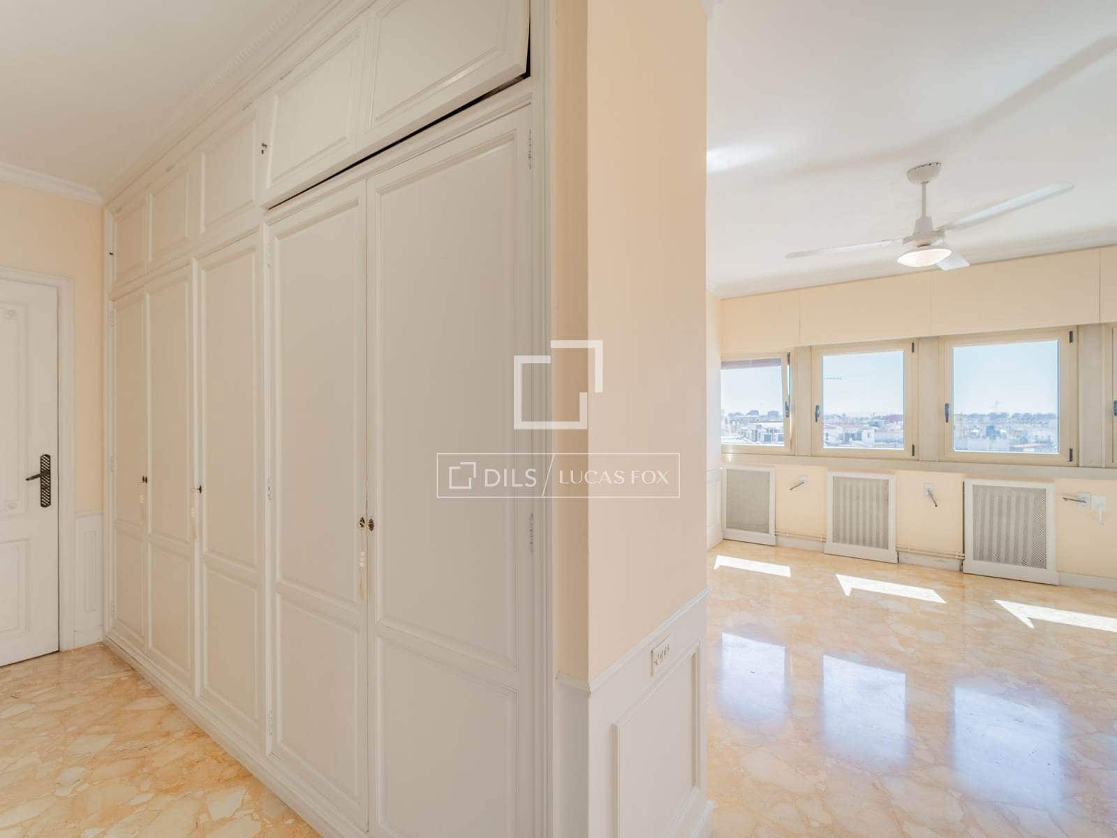 3 sovrum Lägenhet att hyra i Valencia stad - 2 500 € (Ref: 10076979)