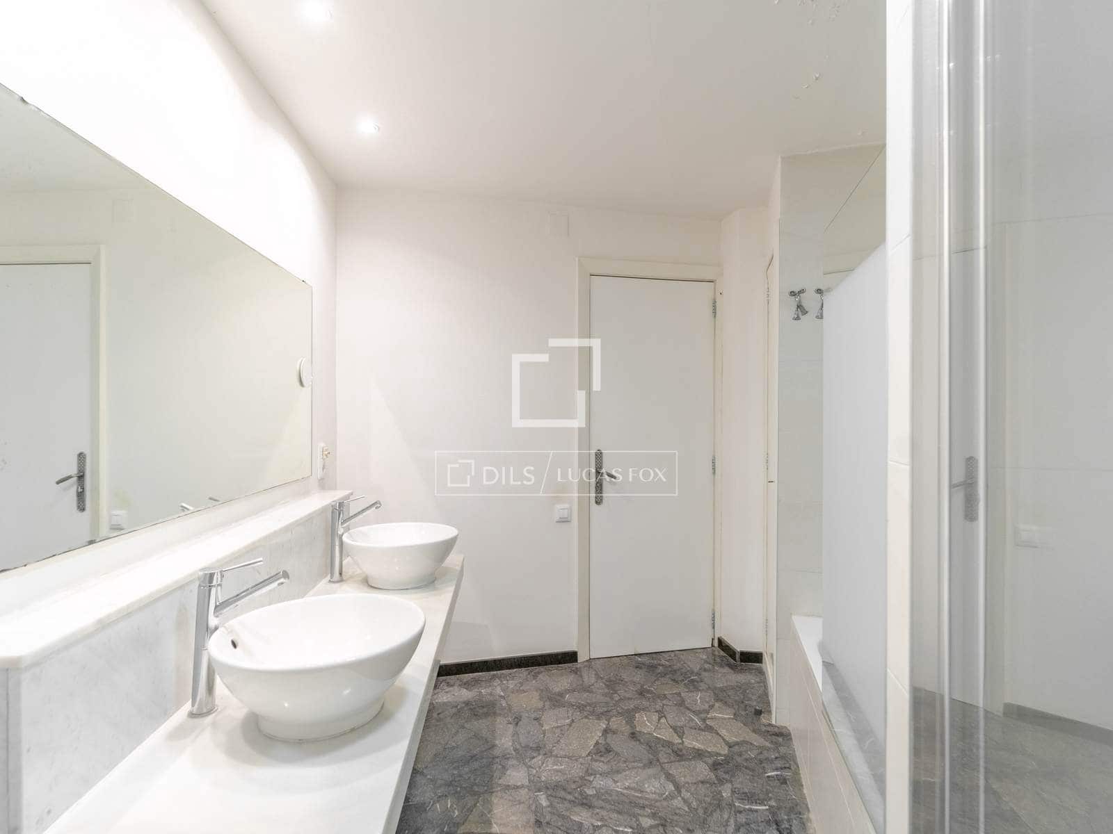 3 sovrum Lägenhet att hyra i Valencia stad - 2 500 € (Ref: 10076979)