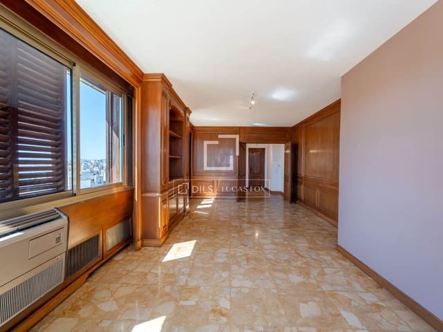 3 slaapkamer Appartement te huur in Valencia stad - € 2.500 (Ref: 10076979)