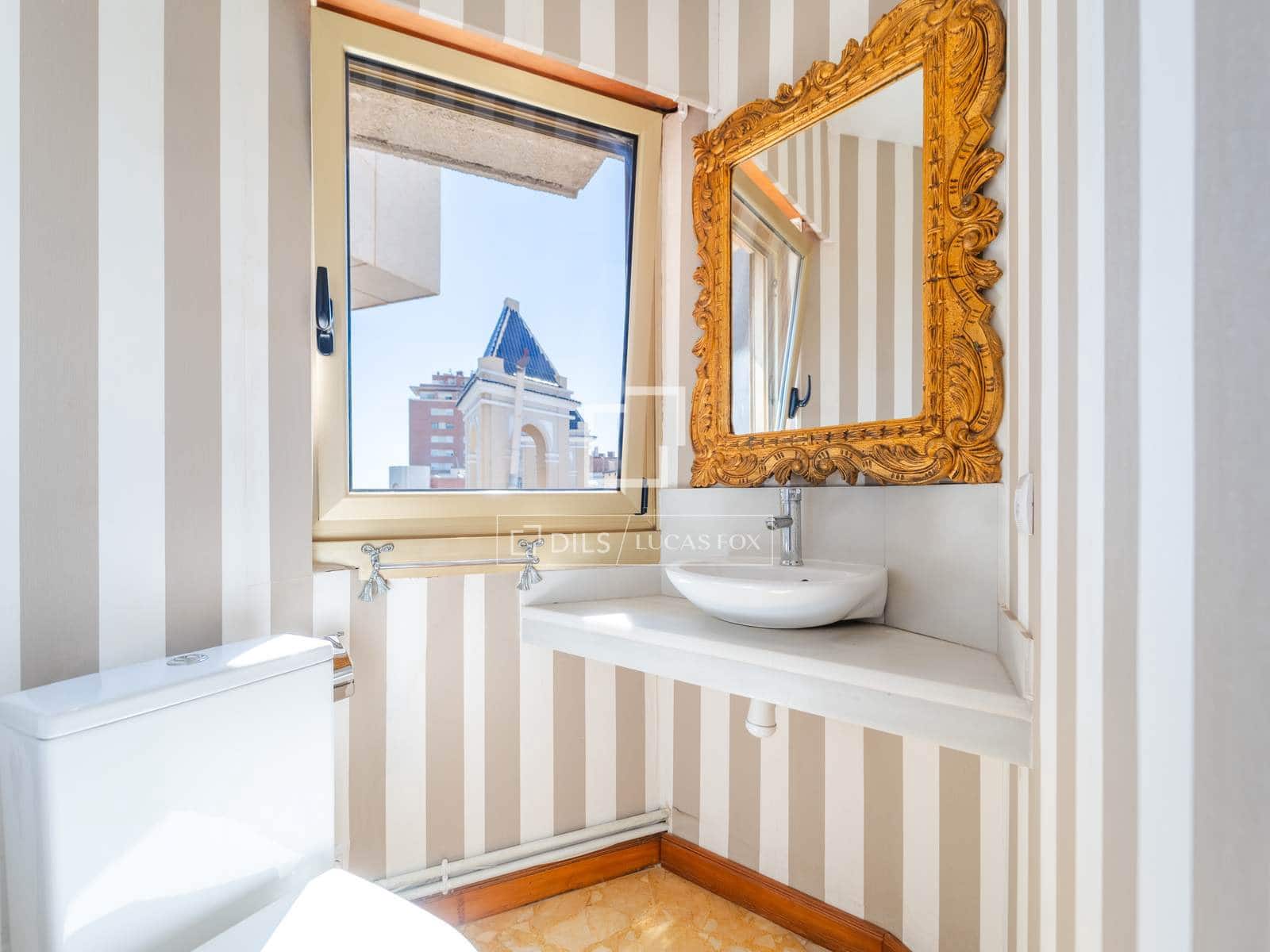 3 sovrum Lägenhet att hyra i Valencia stad - 2 500 € (Ref: 10076979)