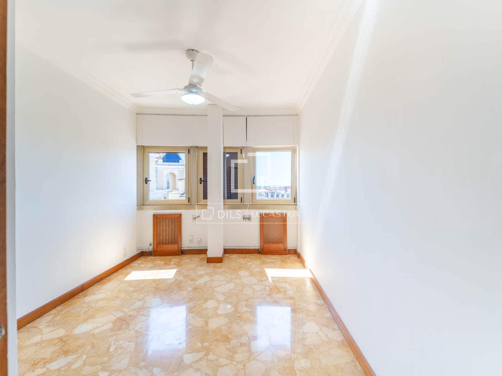 3 sovrum Lägenhet att hyra i Valencia stad - 2 500 € (Ref: 10076979)