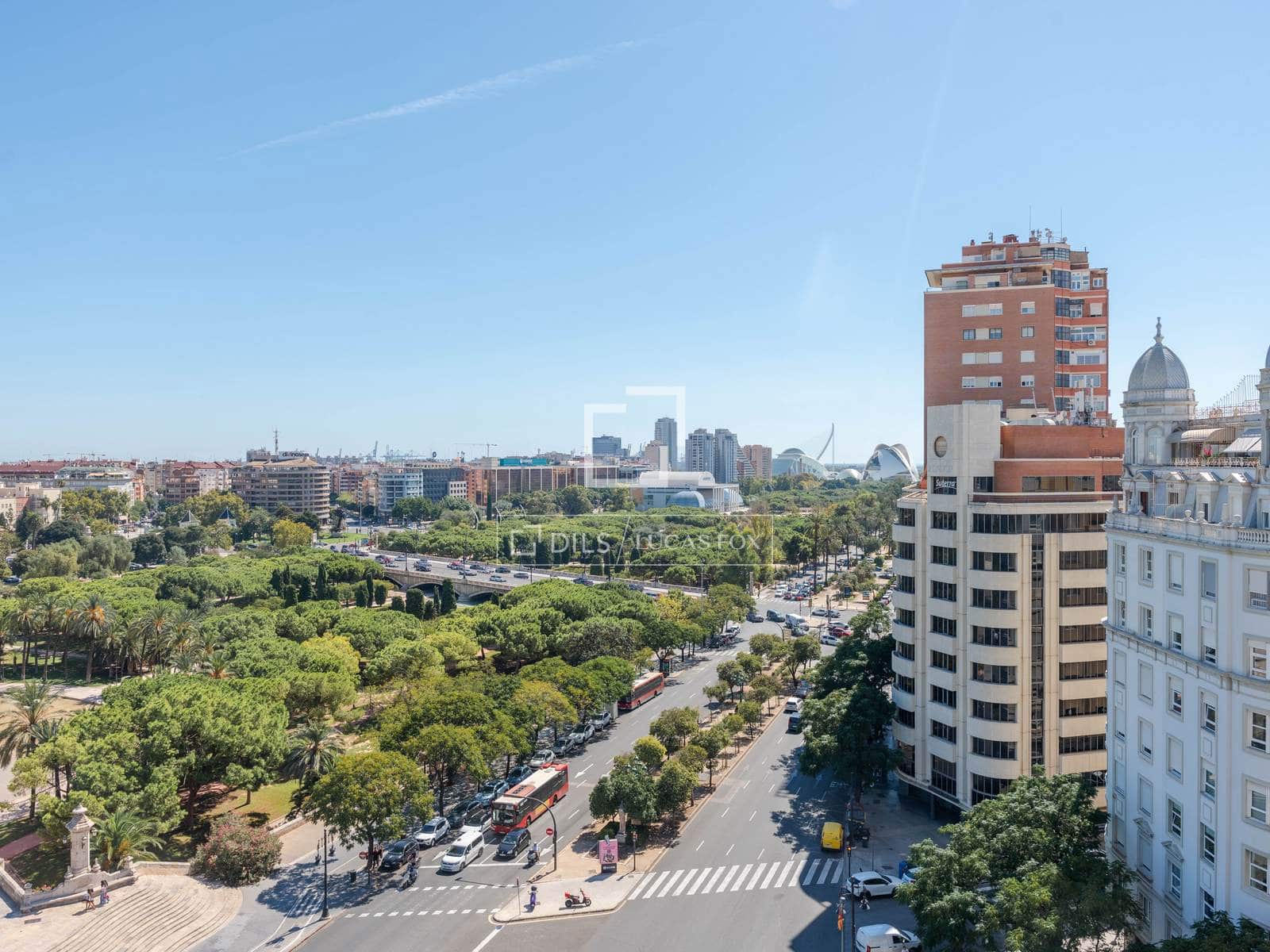 3 sovrum Lägenhet att hyra i Valencia stad - 2 500 € (Ref: 10076979)