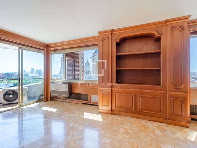 3 slaapkamer Appartement te huur in Valencia stad - € 2.500 (Ref: 10076979)
