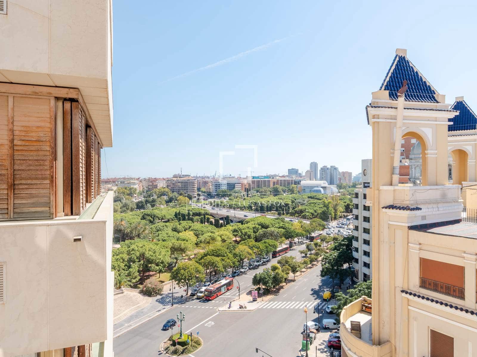 3 sovrum Lägenhet att hyra i Valencia stad - 2 500 € (Ref: 10076979)