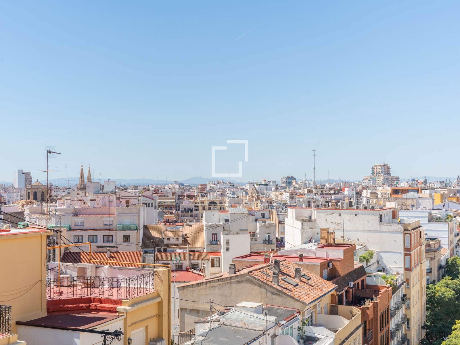 3 sovrum Lägenhet att hyra i Valencia stad - 2 500 € (Ref: 10076979)