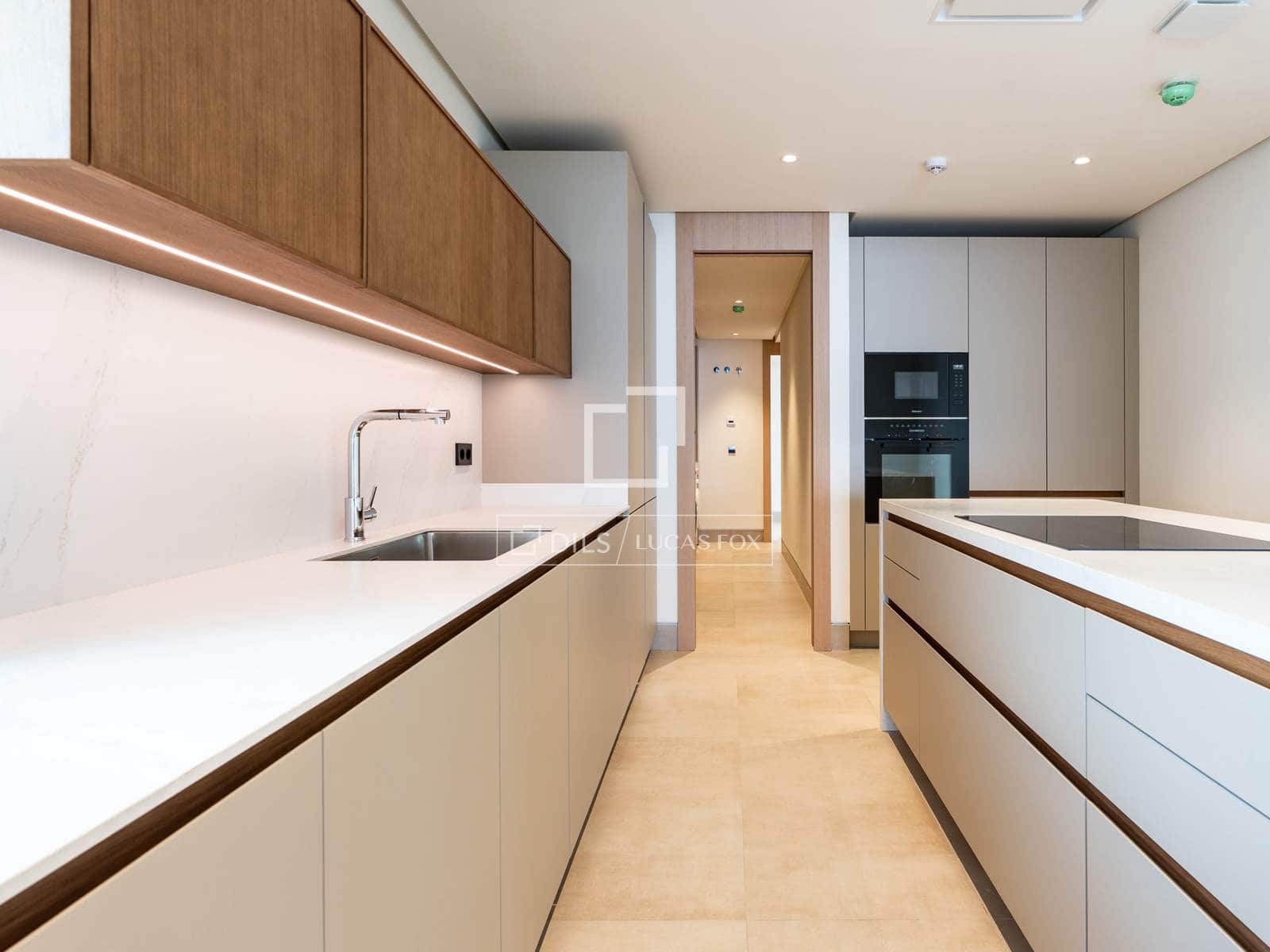 4 soverom Leilighet til leie i Malaga by med svømmebasseng garasje - € 17 500 (Ref: 10076980)