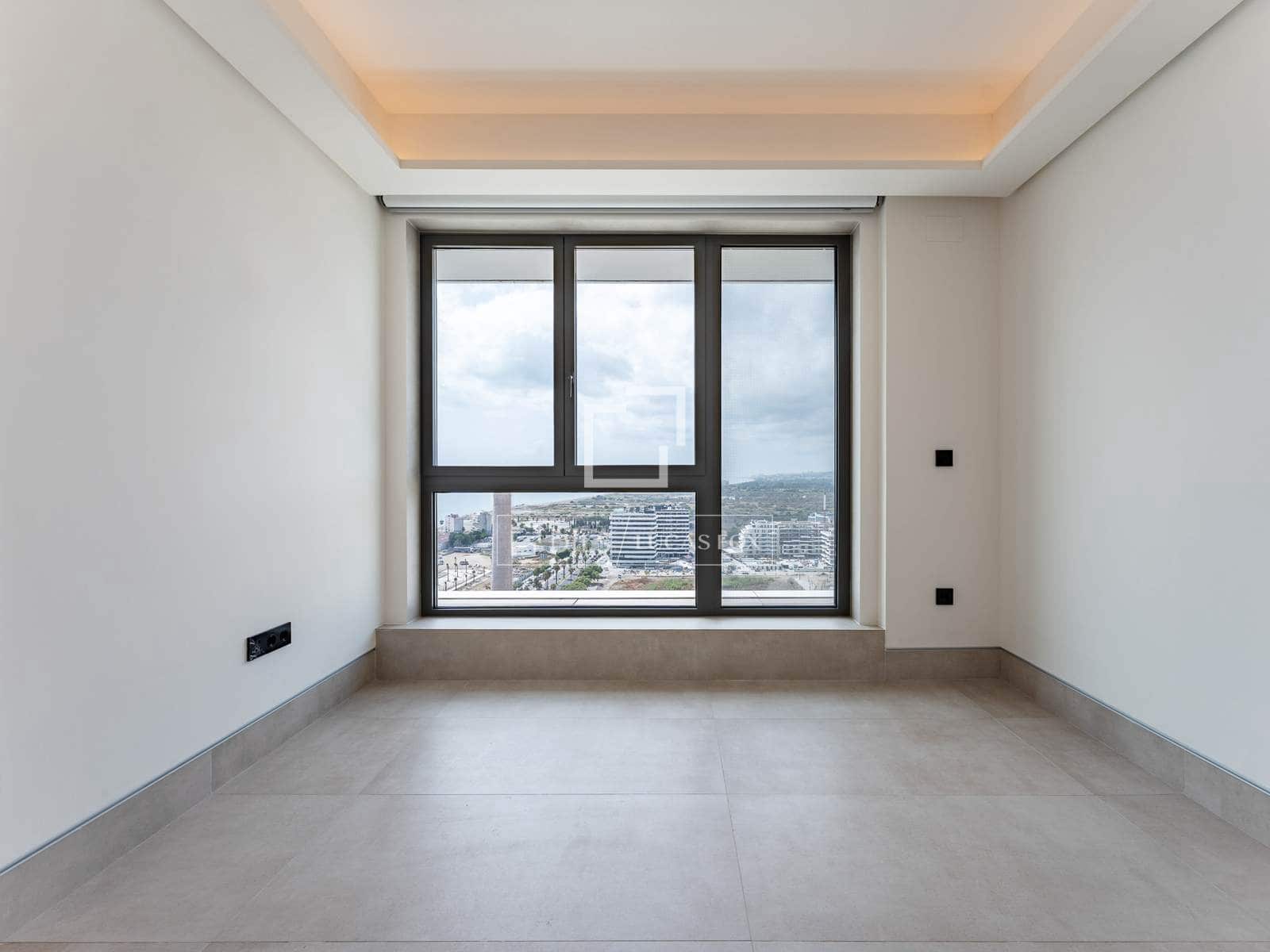 4 soverom Leilighet til leie i Malaga by med svømmebasseng garasje - € 17 500 (Ref: 10076980)
