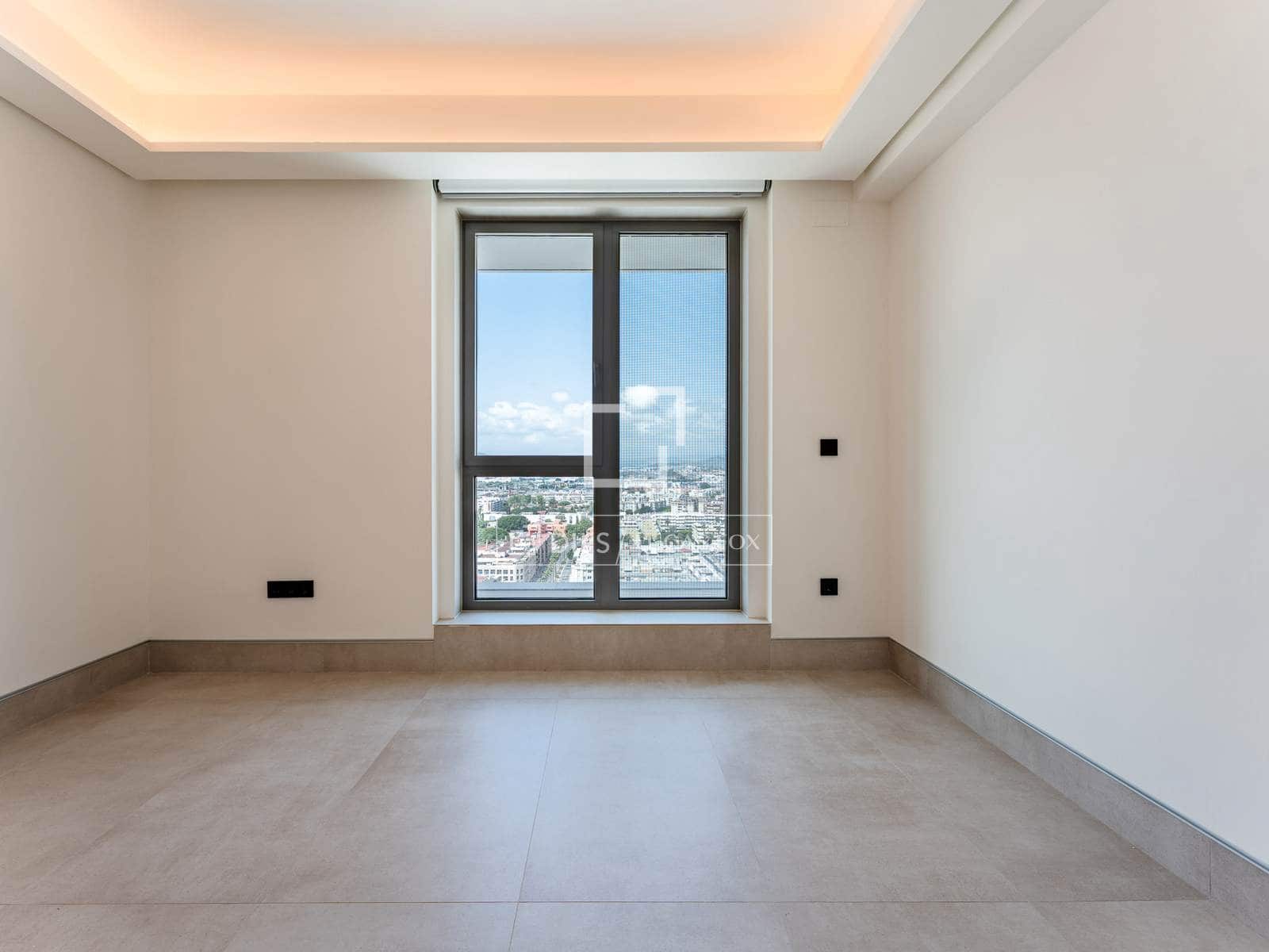 4 soverom Leilighet til leie i Malaga by med svømmebasseng garasje - € 17 500 (Ref: 10076980)