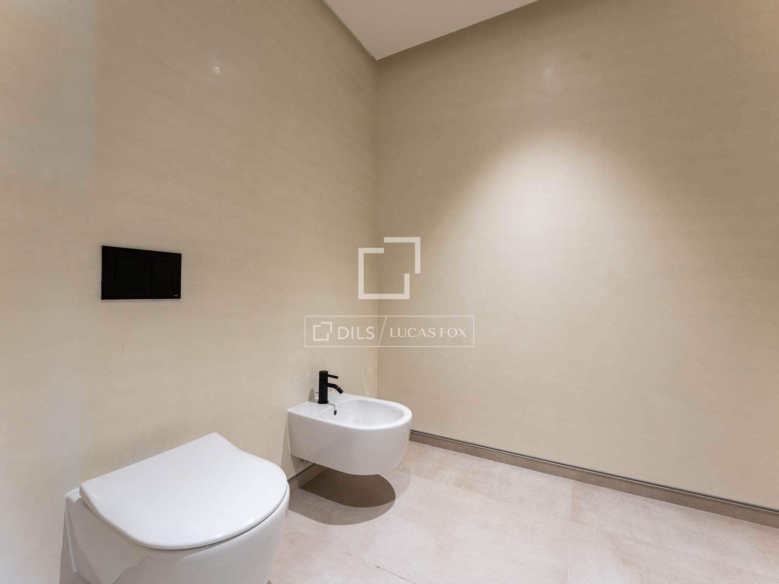4 soverom Leilighet til leie i Malaga by med svømmebasseng garasje - € 17 500 (Ref: 10076980)