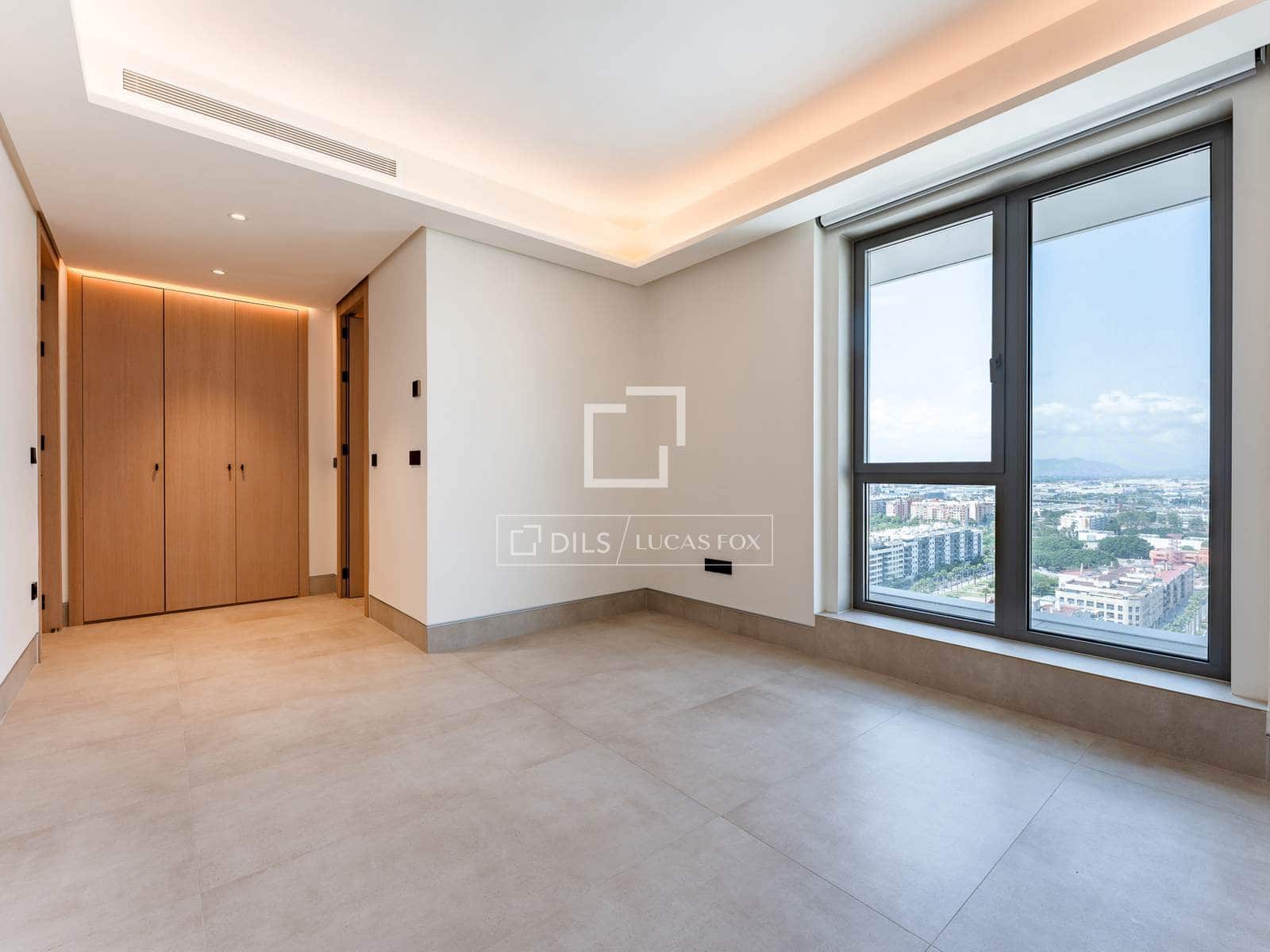 4 soverom Leilighet til leie i Malaga by med svømmebasseng garasje - € 17 500 (Ref: 10076980)