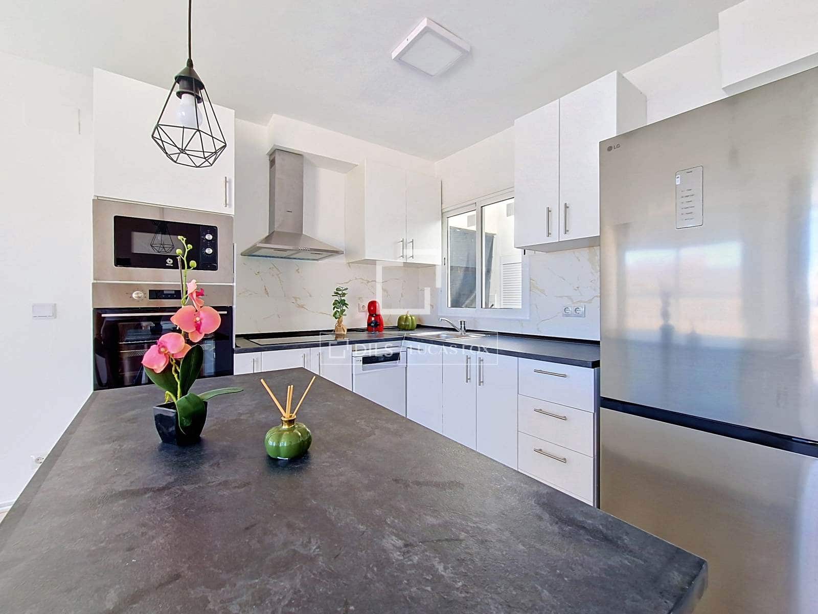 3 makuuhuone Kattohuoneisto myytävänä paikassa Vilanova i la Geltru - 349 000 € (Ref: 10077232)