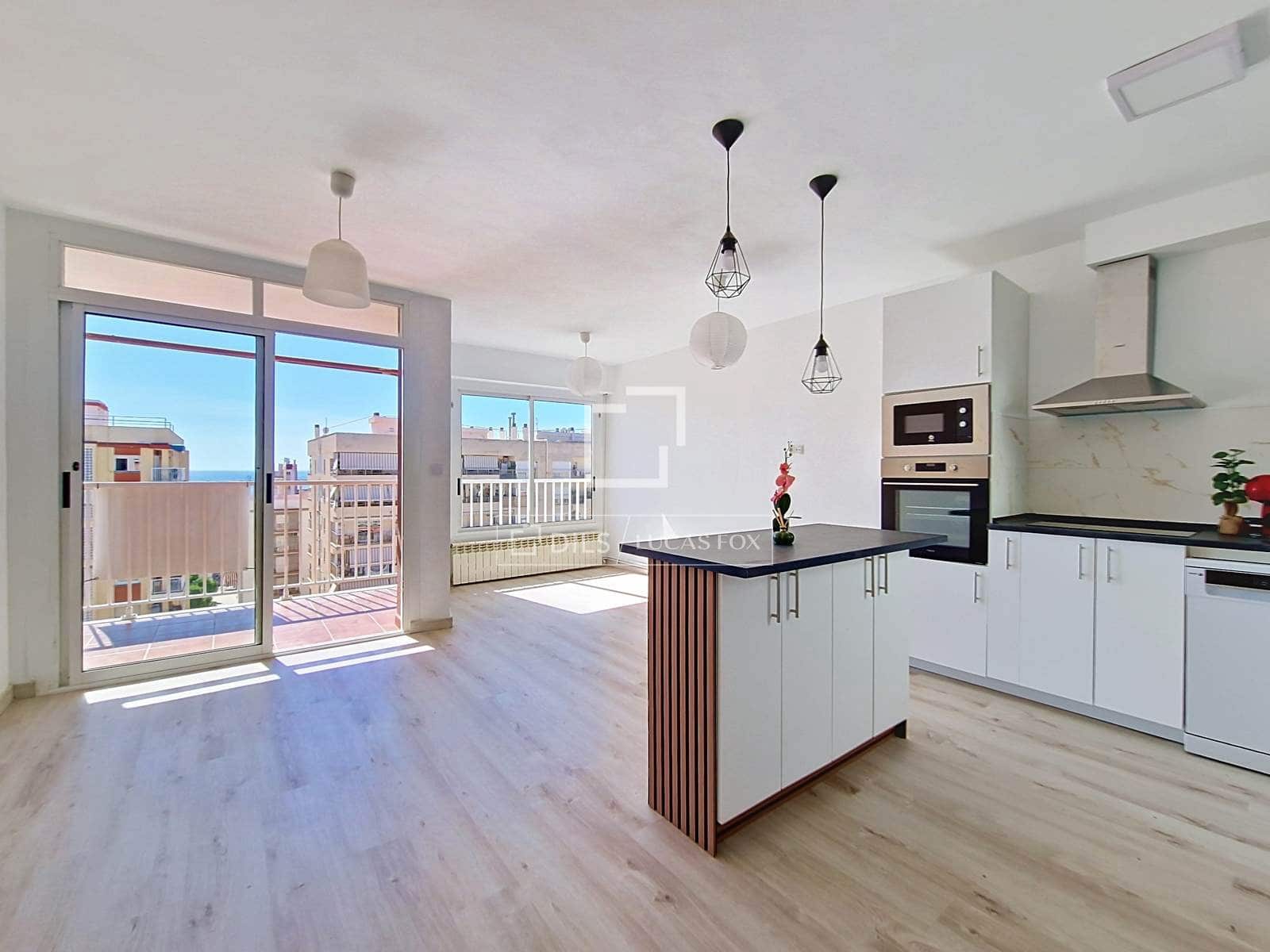 3 makuuhuone Kattohuoneisto myytävänä paikassa Vilanova i la Geltru - 349 000 € (Ref: 10077232)