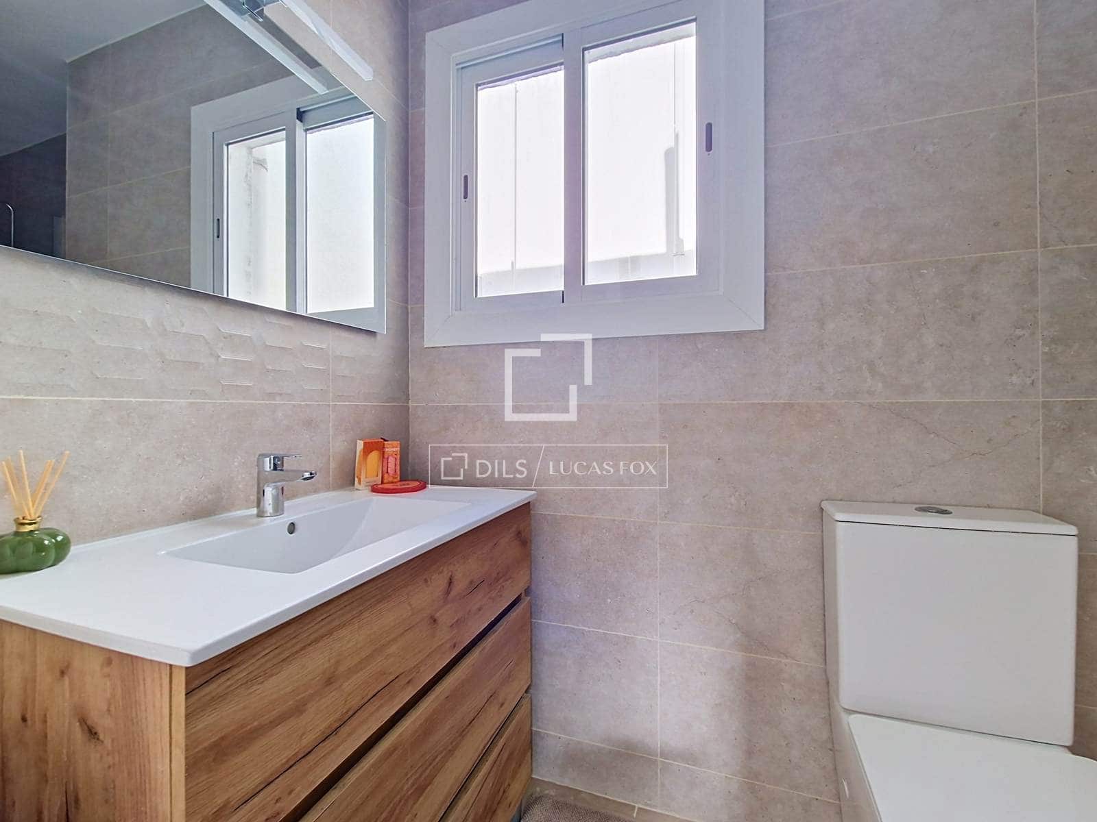 3 makuuhuone Kattohuoneisto myytävänä paikassa Vilanova i la Geltru - 349 000 € (Ref: 10077232)