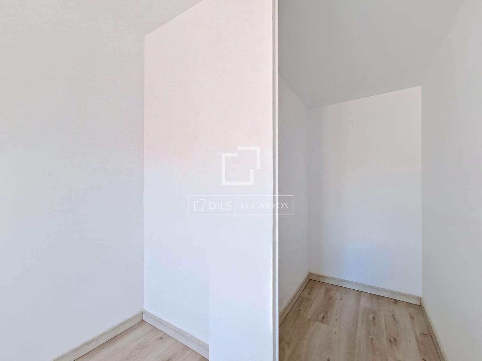 3 makuuhuone Kattohuoneisto myytävänä paikassa Vilanova i la Geltru - 349 000 € (Ref: 10077232)