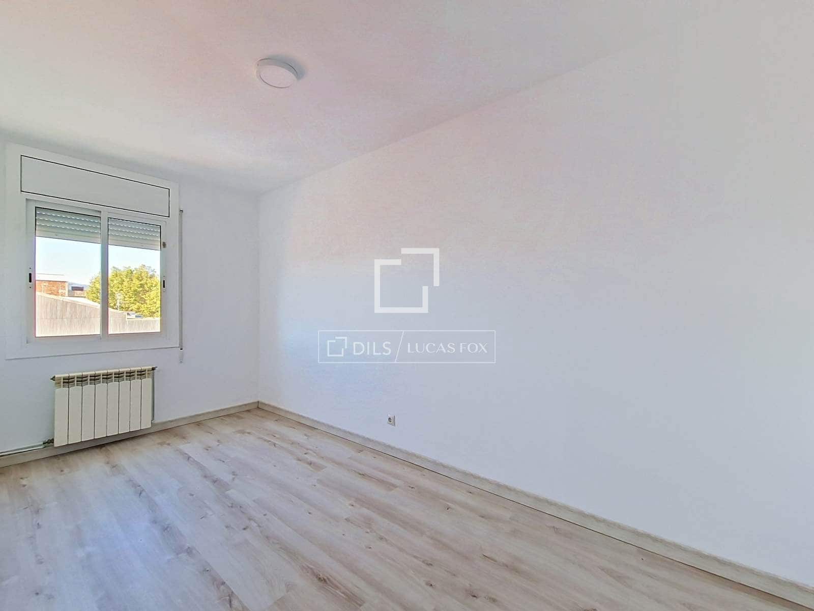 3 makuuhuone Kattohuoneisto myytävänä paikassa Vilanova i la Geltru - 349 000 € (Ref: 10077232)