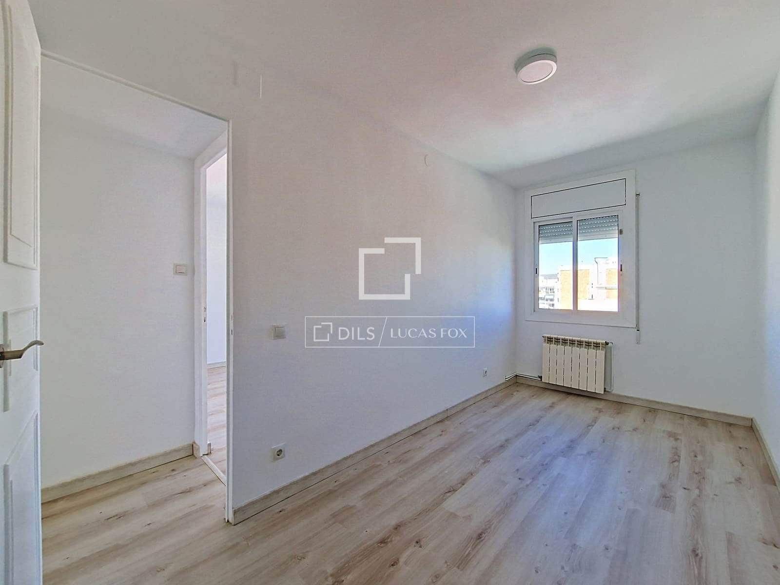 3 makuuhuone Kattohuoneisto myytävänä paikassa Vilanova i la Geltru - 349 000 € (Ref: 10077232)