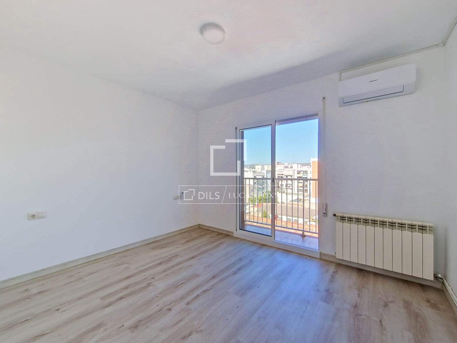3 makuuhuone Kattohuoneisto myytävänä paikassa Vilanova i la Geltru - 349 000 € (Ref: 10077232)