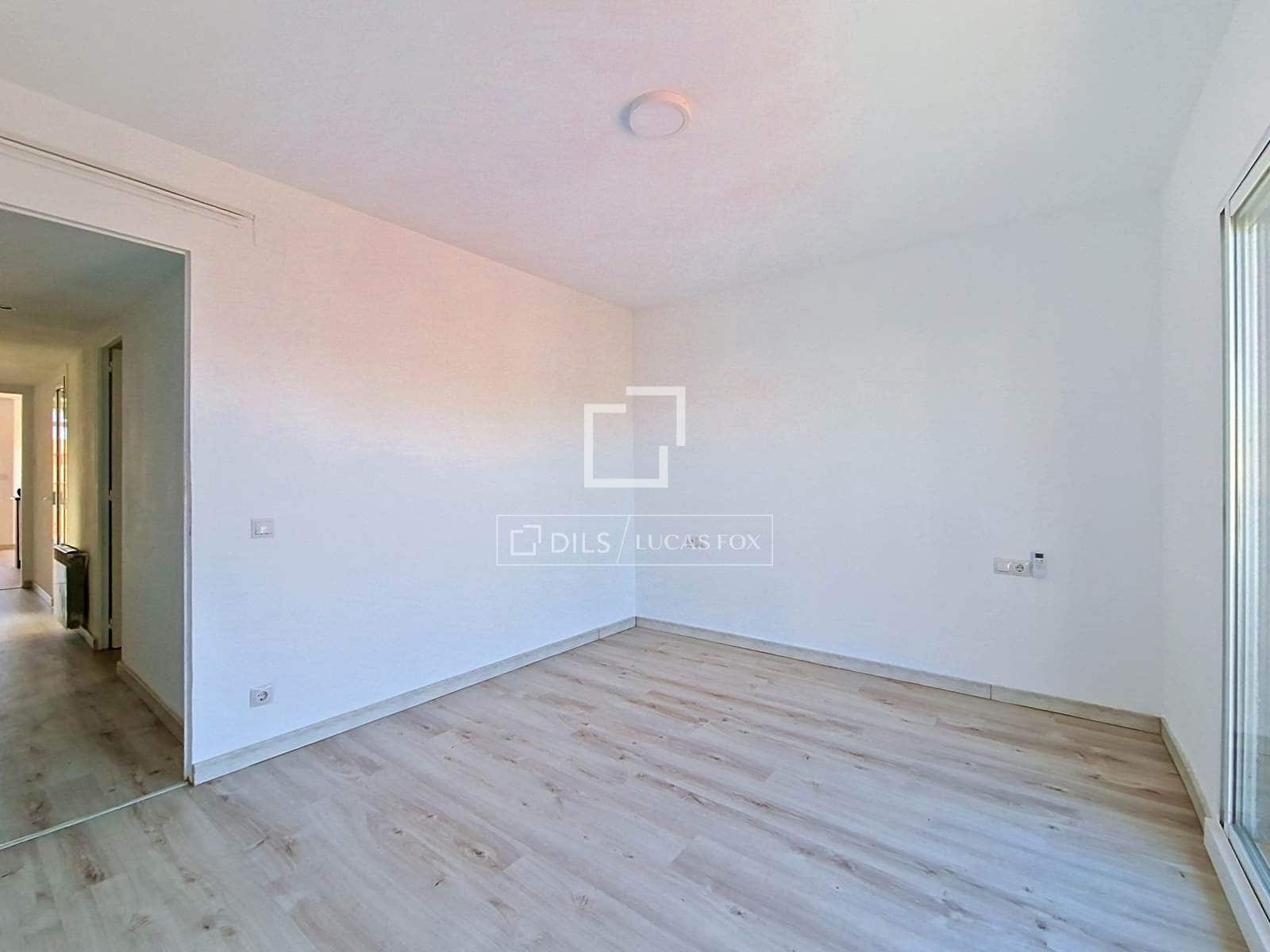 3 makuuhuone Kattohuoneisto myytävänä paikassa Vilanova i la Geltru - 349 000 € (Ref: 10077232)