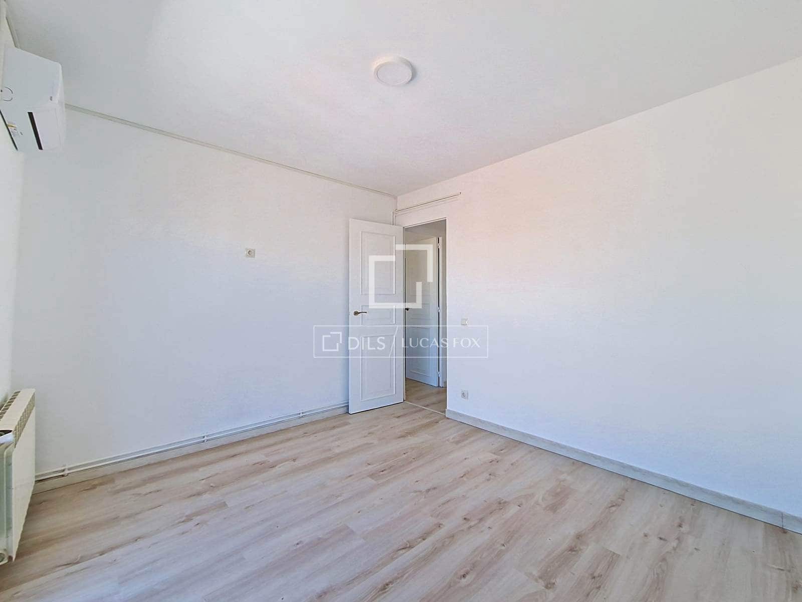 3 makuuhuone Kattohuoneisto myytävänä paikassa Vilanova i la Geltru - 349 000 € (Ref: 10077232)